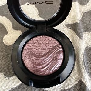 MAC Cosmetics Extra Dimension Eye Shadow in Smokey Mauve - New